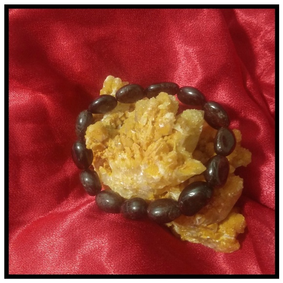 Natural Garnet Gemstone Bracelet - Picture 4 of 4